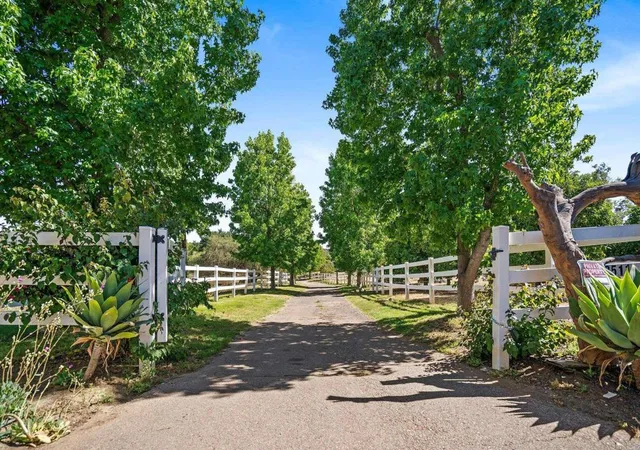 Homes for sale in Valley Center, CA | 13511 Hilldale Rd, Valley Center, CA 92082 | MLS# NDP2604392