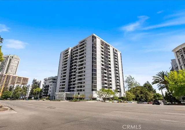 1st image of 10660 Wilshire Blvd #302, Los Angeles, CA 90024 | MLS# SR26097922