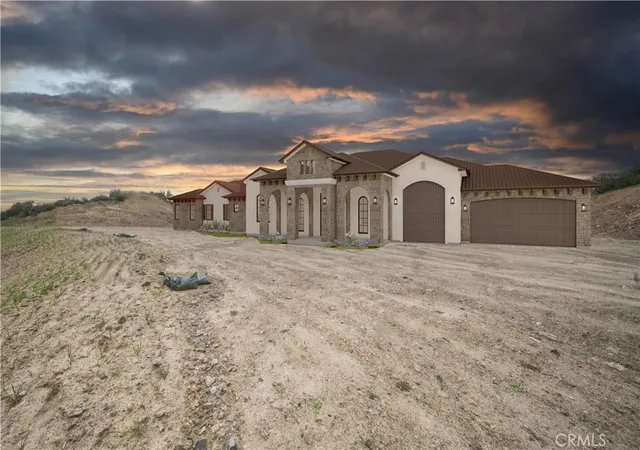 2nd image of 18346 Vista De Montanas, Murrieta, CA 92562 | MLS# IV26099330
