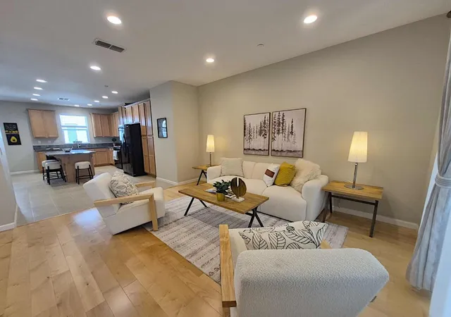 3rd image of 2731 Viterbo Ct #4, San Jose, CA 95111 | MLS# ML82046133