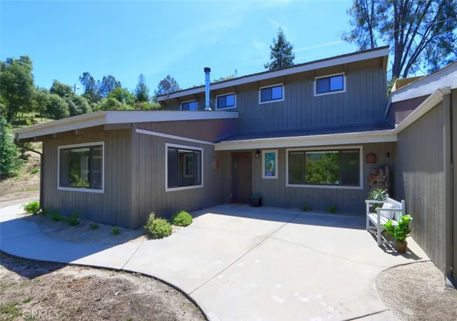 Homes for sale in Oakhurst, CA | 50856 Westview Ct, Oakhurst, CA 93644 | MLS# FR26099374