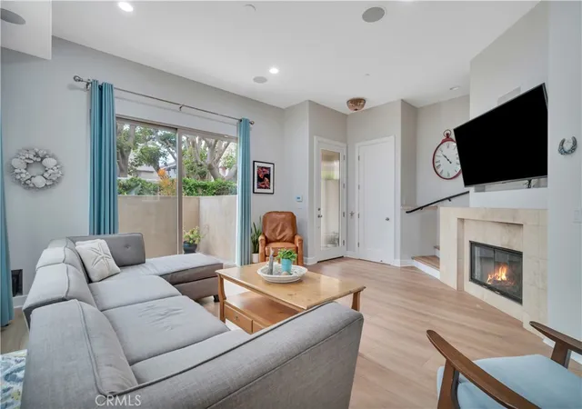 4th image of 307 Kansas St #A, El Segundo, CA 90245 | MLS# SB26097274