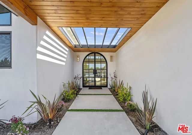Homes for sale in Los Angeles, CA | 4600 Don Quixote Dr, Los Angeles, CA 90008 | MLS# 26830725