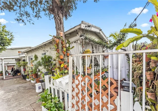 2nd image of 2424 West, Los Angeles, CA 90016 | MLS# PW26099448