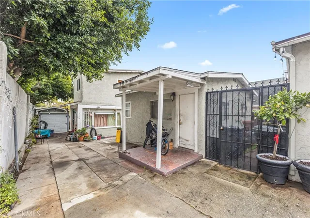 Listing Photo 4 - Condo for sale in building located at 2424 W, Los Angeles, CA 90016