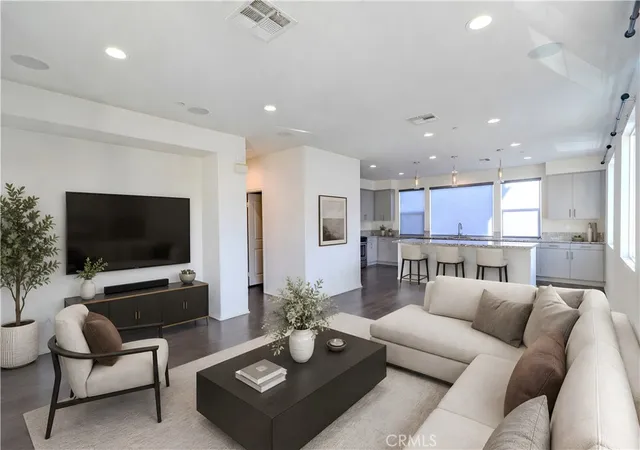 1st image of 809 N Dalton #104, Azusa, CA 91702 | MLS# IG26095981
