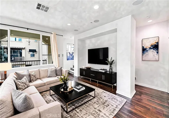 Townhouse for sale at 809 N Dalton #104, Azusa, CA 91702 | MLS# IG26095981