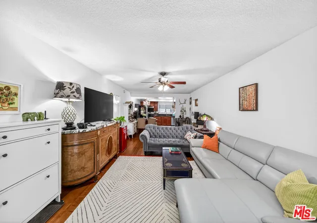 Listing Photo 1 - Condo for sale in building located at 446 S St Andrews Pl, Los Angeles, CA 90020 - Unit #2