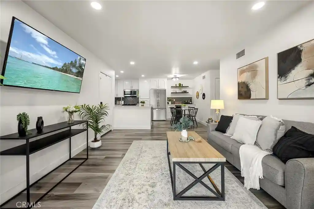 Listing Photo 2 - Condo for sale in 19178 Alamo located at 19178 Alamo, Yorba Linda, CA 92886 - Unit 19178 Alamo