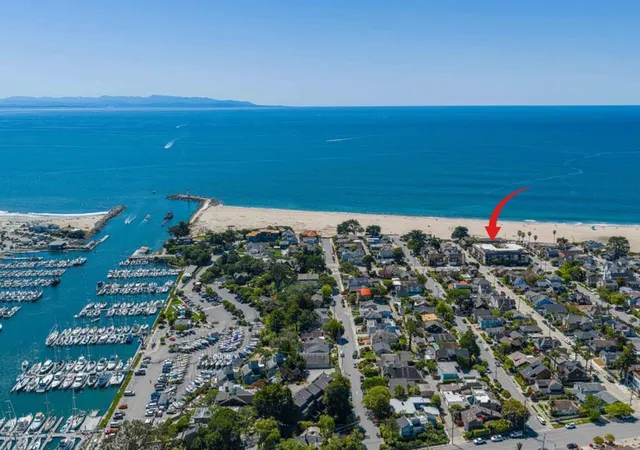4th image of 1703 E Cliff Dr, Santa Cruz, CA 95062 | MLS# ML82046156