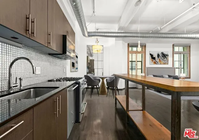 2nd image of 1645 Vine St #301, Los Angeles, CA 90028 | MLS# 26829417
