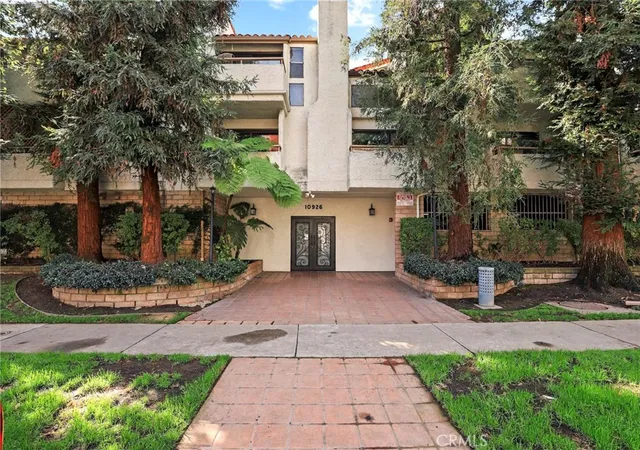 5th image of 10926 Bluffside Dr #30, Studio City, CA 91604 | MLS# BB26097914