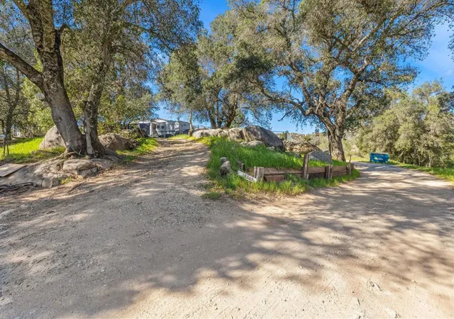 Photo 3 of Manufactured home for sale at 18565 Keyes Dr, Banning, CA 92220 | MLS# 219147536PS | Listing updated on 2026-09-17