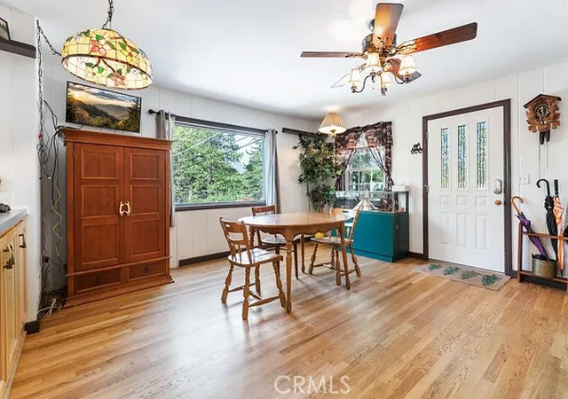 3rd image of 2726 View Dr, Running Springs, CA 92382 | MLS# IG26099536
