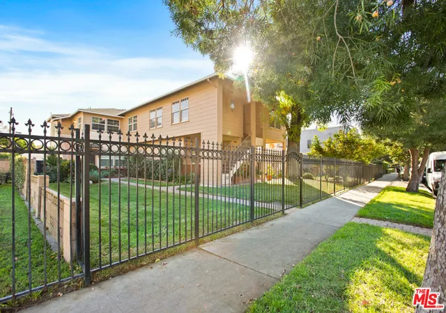 3rd image of 6504 Woodley Ave, Van Nuys, CA 91406 | MLS# 26830925