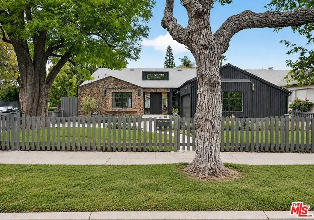 Homes for sale in Studio City, CA | 12610 Sarah St, Studio City, CA 91604 | MLS# 26829813