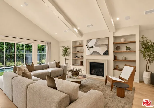 Homes for sale in Studio City, CA | 12610 Sarah St, Studio City, CA 91604 | MLS# 26829813
