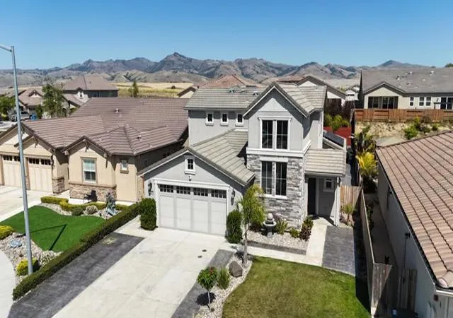 2nd image of 1515 Goldenstar Ct, Hollister, CA 95023 | MLS# ML82046206