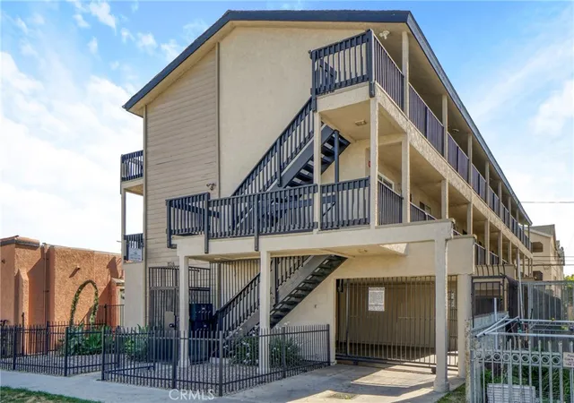 Photo 2 of Multi family home for sale at 1126 Raymond Ave, Long Beach, CA 90804 | MLS# SB26099694 | Listing updated on 2026-10-08