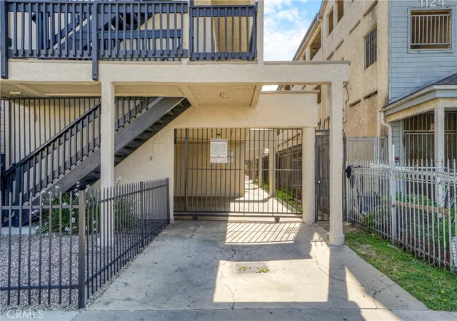 Photo 3 of Multi family home for sale at 1126 Raymond Ave, Long Beach, CA 90804 | MLS# SB26099694 | Listing updated on 2026-10-08