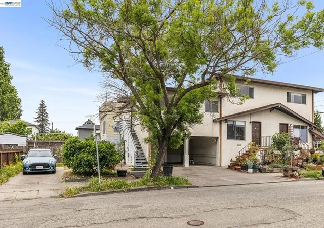 1st image of 5963 Maccall Street, Oakland, CA 94609 | MLS# 41133841
