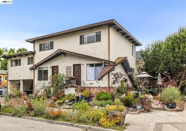 3rd image of 5963 Maccall Street, Oakland, CA 94609 | MLS# 41133841