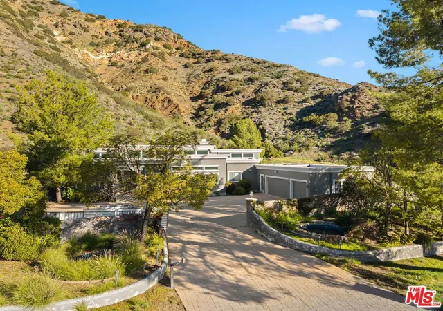 Homes for sale in Agoura Hills, CA | 3701 Kanan Rd, Agoura Hills, CA 91301 | MLS# 26830941