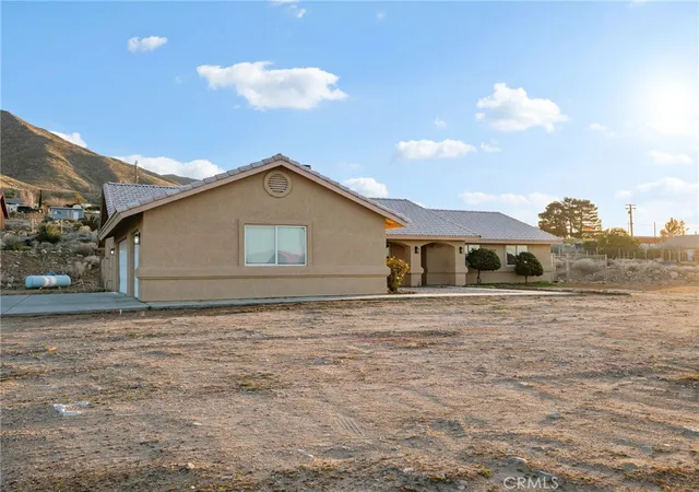 3rd image of 9230 Allegra Vista, Apple Valley, CA 92308 | MLS# HD26099826