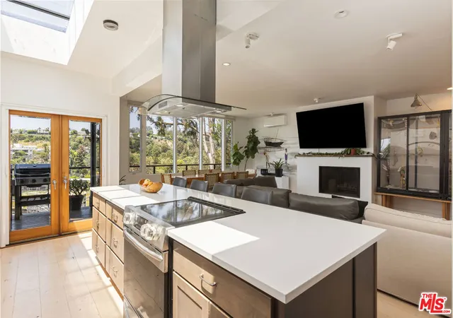 4th image of 454 Stassi Ln, Santa Monica, CA 90402 | MLS# 26830497