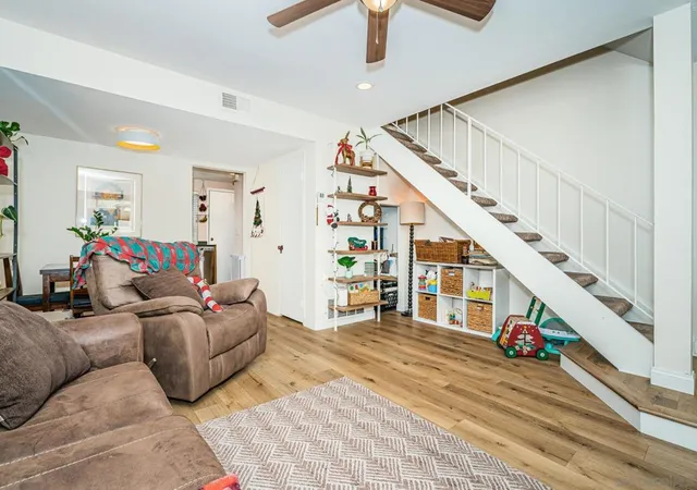 Listing Photo 5 - Condo for sale in building located at 904 Amistad Ct, El Cajon, CA 92019 - Unit #C