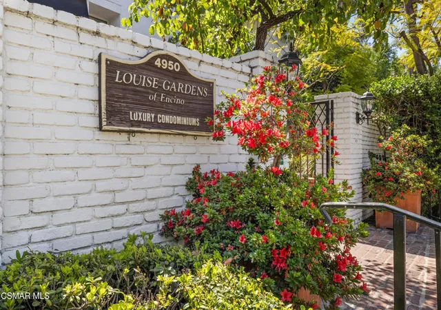 Homes for sale in Encino, CA | 4950 Louise Ave #301, Encino, CA 91316 | MLS# 226002116