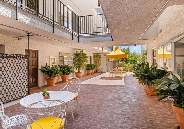 Homes for sale in Encino, CA | 4950 Louise Ave #301, Encino, CA 91316 | MLS# 226002116