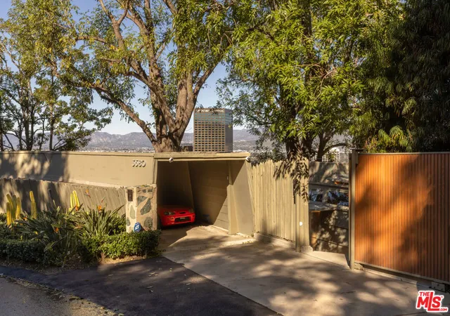 2nd image of 3580 Multiview Dr, Los Angeles, CA 90068 | MLS# 26830563