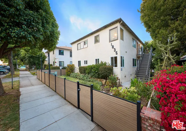 Homes for sale in Santa Monica, CA | 1835 7Th St #D, Santa Monica, CA 90401 | MLS# 26830625