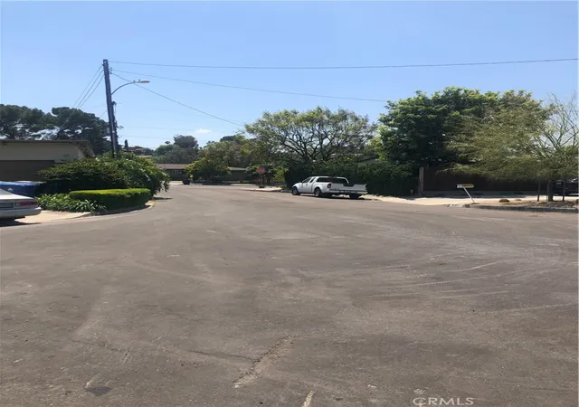 1st image of 923 Alegre Pl, Los Angeles, CA 90065 | MLS# BB26099969