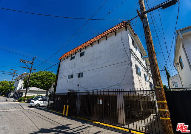 23rd image of 7050 Waring Ave, Los Angeles, CA 90038 | MLS# 26831155