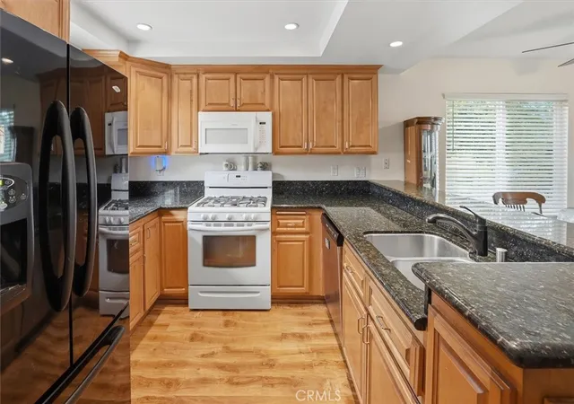 Photo 3 of Townhouse for sale at 20008 Ave Of The Oaks, Newhall, CA 91321 | MLS# SR26098096 | Listing updated on 2026-09-12