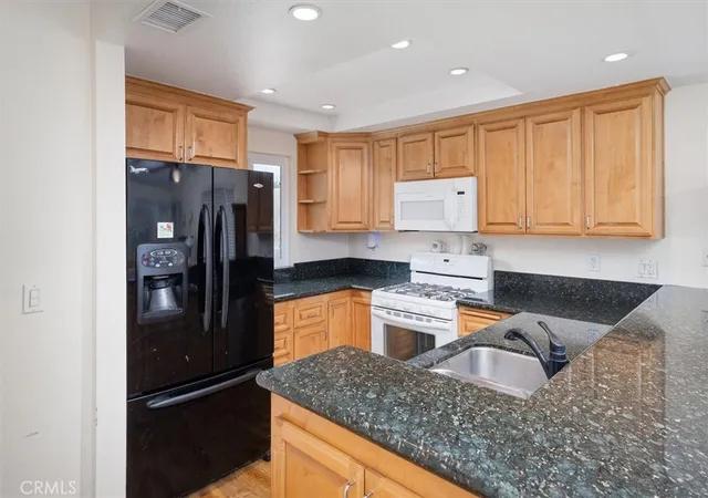 Photo 2 of Townhouse for sale at 20008 Ave Of The Oaks, Newhall, CA 91321 | MLS# SR26098096 | Listing updated on 2026-09-12