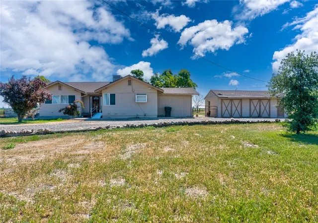Photo 2 of Single family home for sale at 17626 Britto Rd, Dos Palos, CA 93620 | MLS# MC26100048 | Listing updated on 2026-09-03