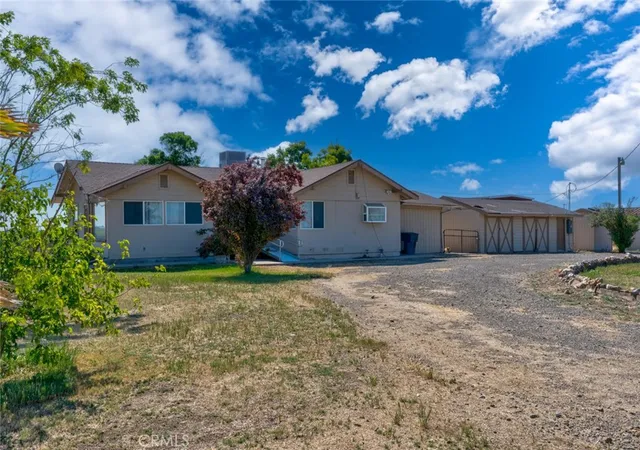 Photo 3 of Single family home for sale at 17626 Britto Rd, Dos Palos, CA 93620 | MLS# MC26100048 | Listing updated on 2026-09-03