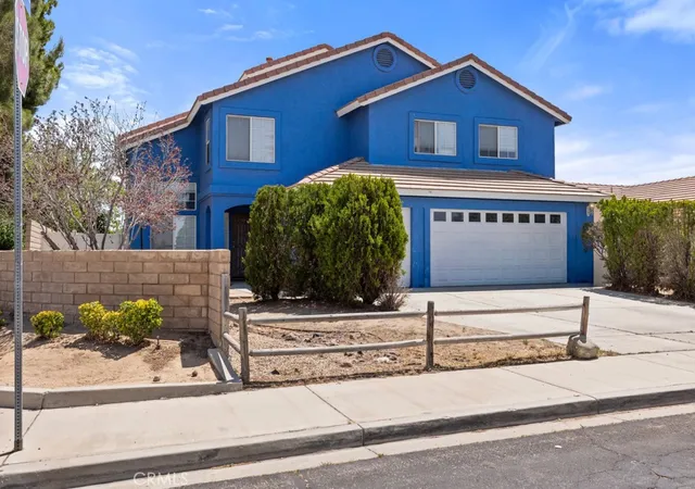 Photo 3 of Single family home for sale at 14485 Fontaine Way, Victorville, CA 92394 | MLS# CV26100004 | Listing updated on 2026-10-11