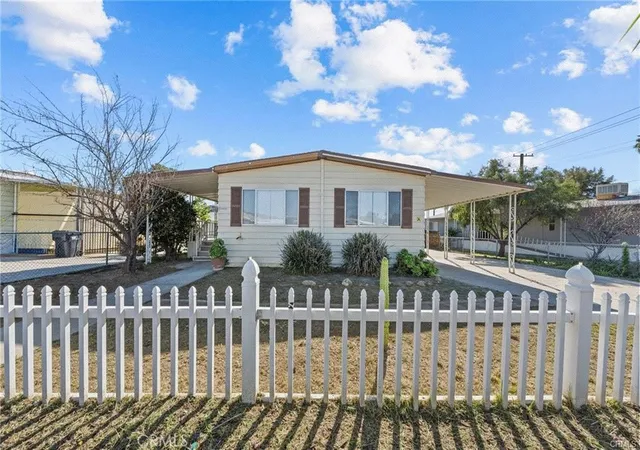 Photo 1 of Sale Pending at 44551 Stewart, Hemet, CA 92544 | MLS# SW26100148 | Listing updated on 2026-09-11