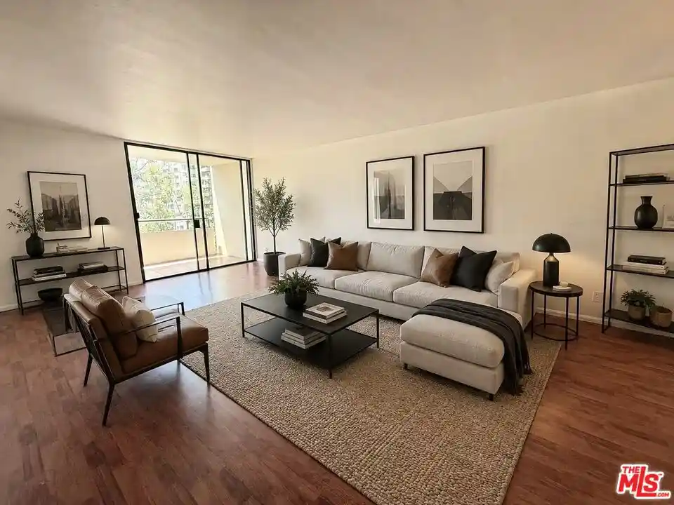 Listing Photo 1 - Condo for sale in 600 W 9th St located at 600 W 9th St, Los Angeles, CA 90015 - Unit #814