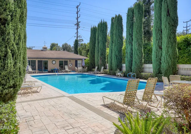 Homes for sale in Pasadena, CA | 1225 S Orange Grove Blvd #2, Pasadena, CA 91105 | MLS# P1-27042
