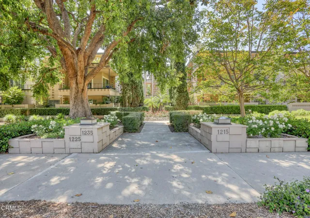 Homes for sale in Pasadena, CA | 1225 S Orange Grove Blvd #2, Pasadena, CA 91105 | MLS# P1-27042