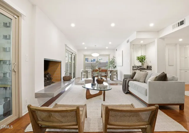 Homes for sale in Pasadena, CA | 1225 S Orange Grove Blvd #2, Pasadena, CA 91105 | MLS# P1-27042