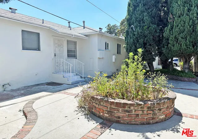 3rd image of 3848 Sawtelle Blvd, Los Angeles, CA 90066 | MLS# 26831321