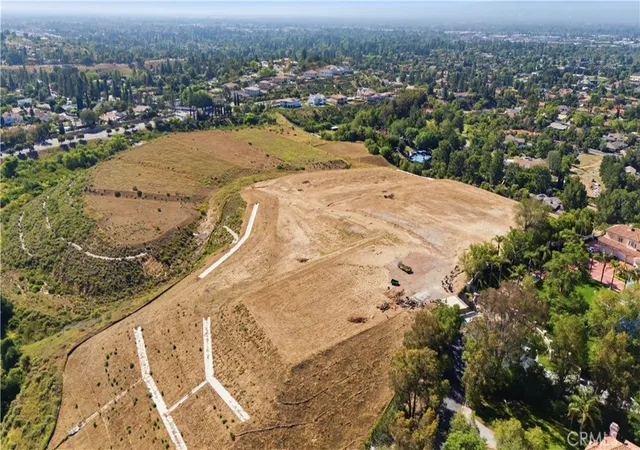 Photo 1 of Land for sale at 10801 N Oakdale, Chatsworth, CA 91311 | MLS# SR26100351 | Listing updated on 2026-09-30