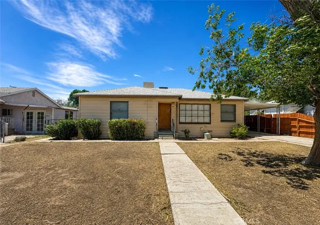 1st image of 325 N Sanders St, Ridgecrest, CA 93555 | MLS# IG26100378