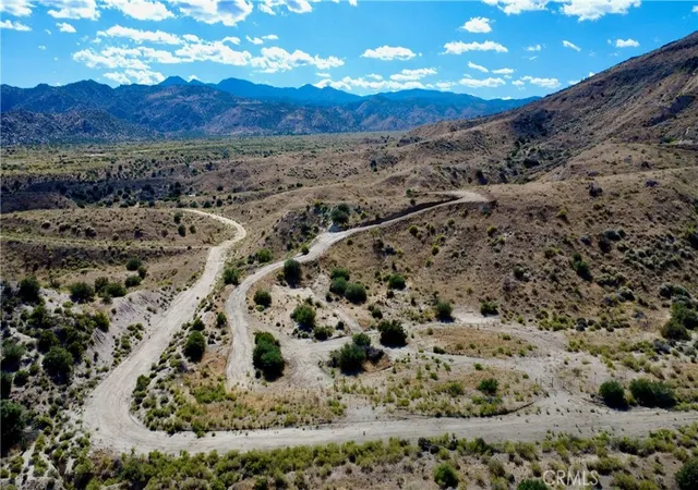 3rd image of 101 Cimarron Rd, Pioneertown, CA 92268 | MLS# JT26100393